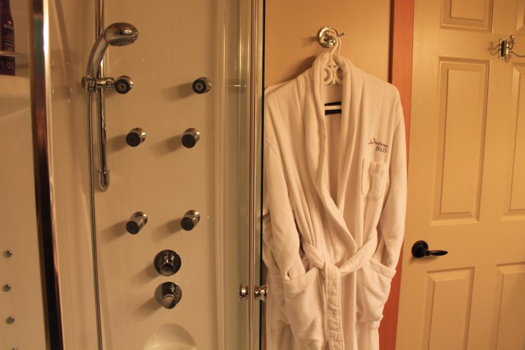 Windborne Bed & Breakfast Castlegar Kamer foto