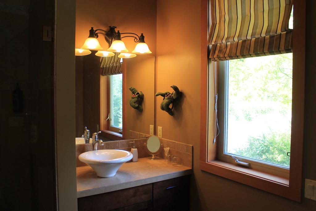 Windborne Bed & Breakfast Castlegar Kamer foto